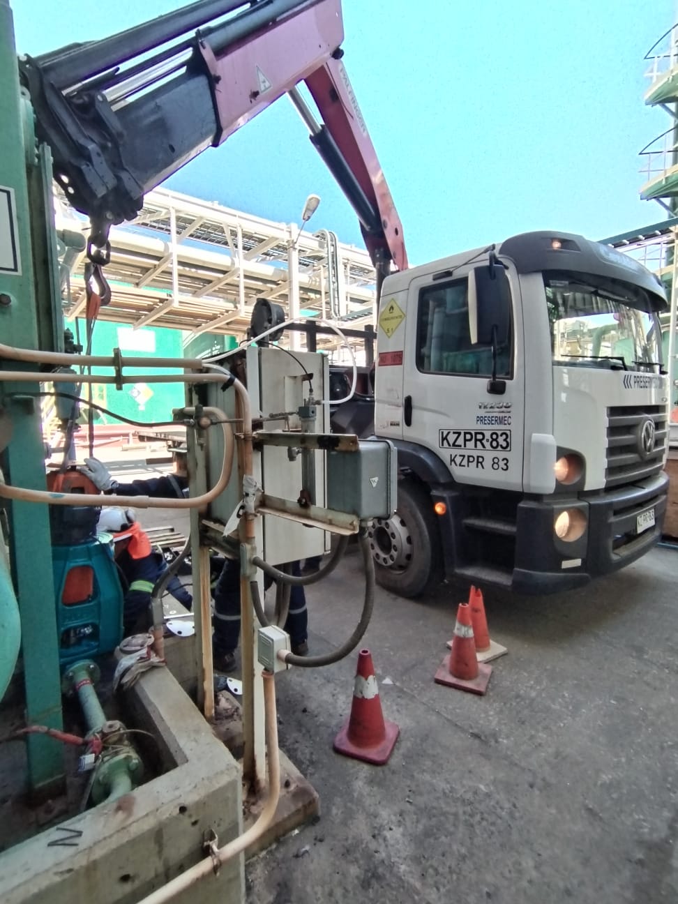 Servicio camión pluma